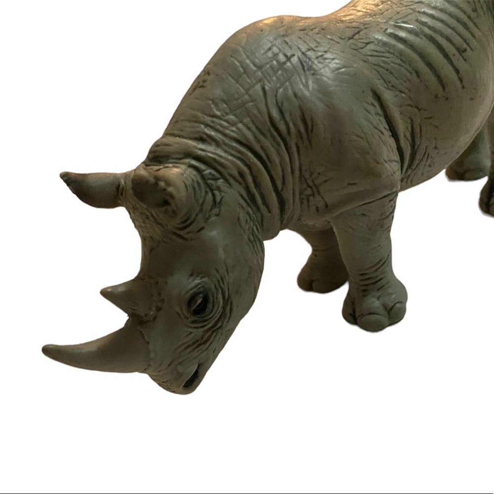 Schleich 2001 Rhinoceros Jungle Desert Animal Figurine Vintage Retired